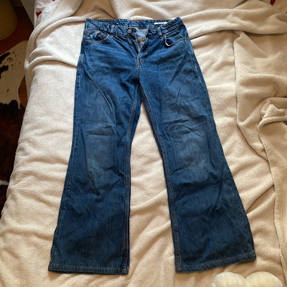 Blå retro flare jeans