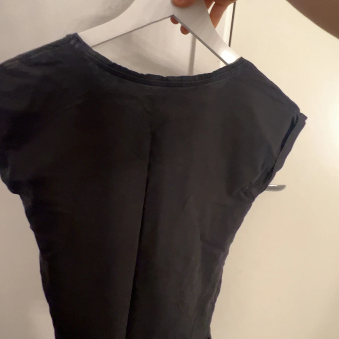 Svart t-shirt med blommigt tryck från Esmara - 1