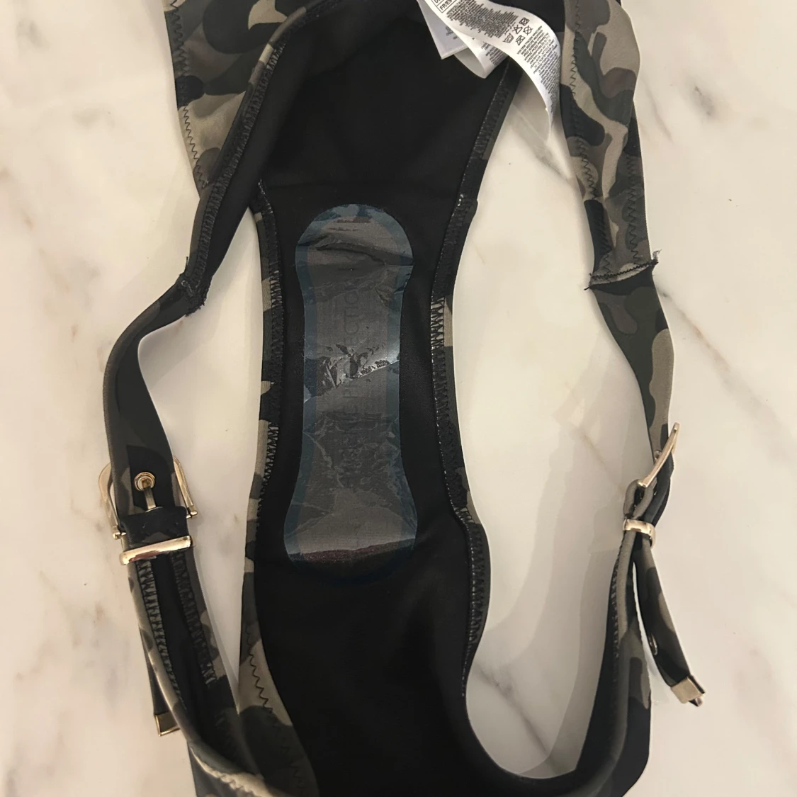 Camo bikiniunderdel med spännen - 2