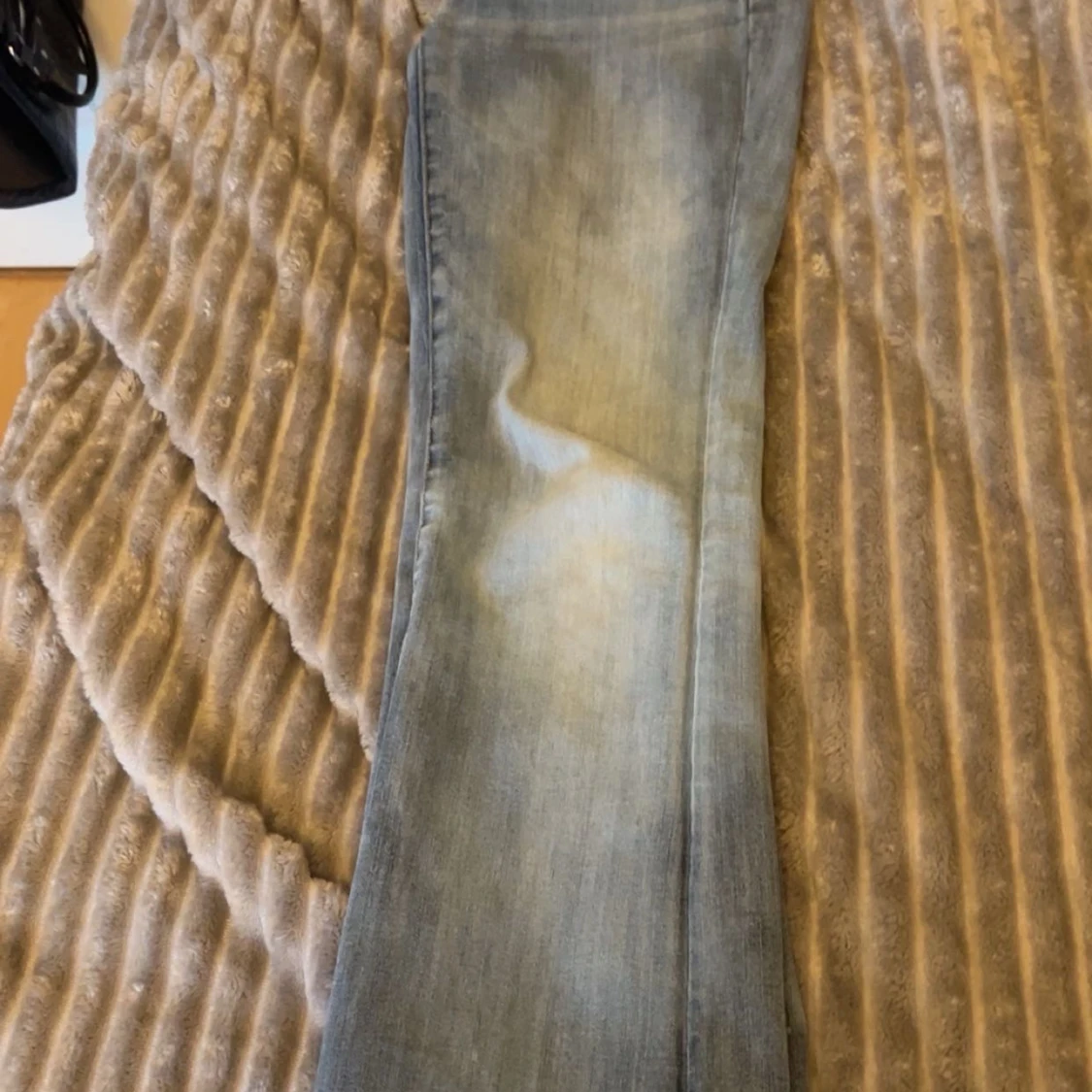 Lågmudjade boot cut jeans  - 2