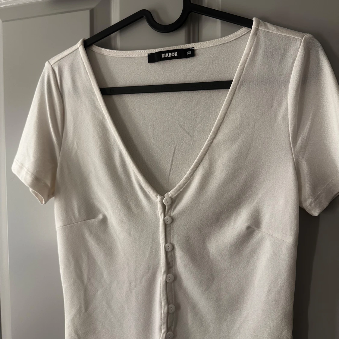 Vit kortärmad topp från Bik Bok - 1