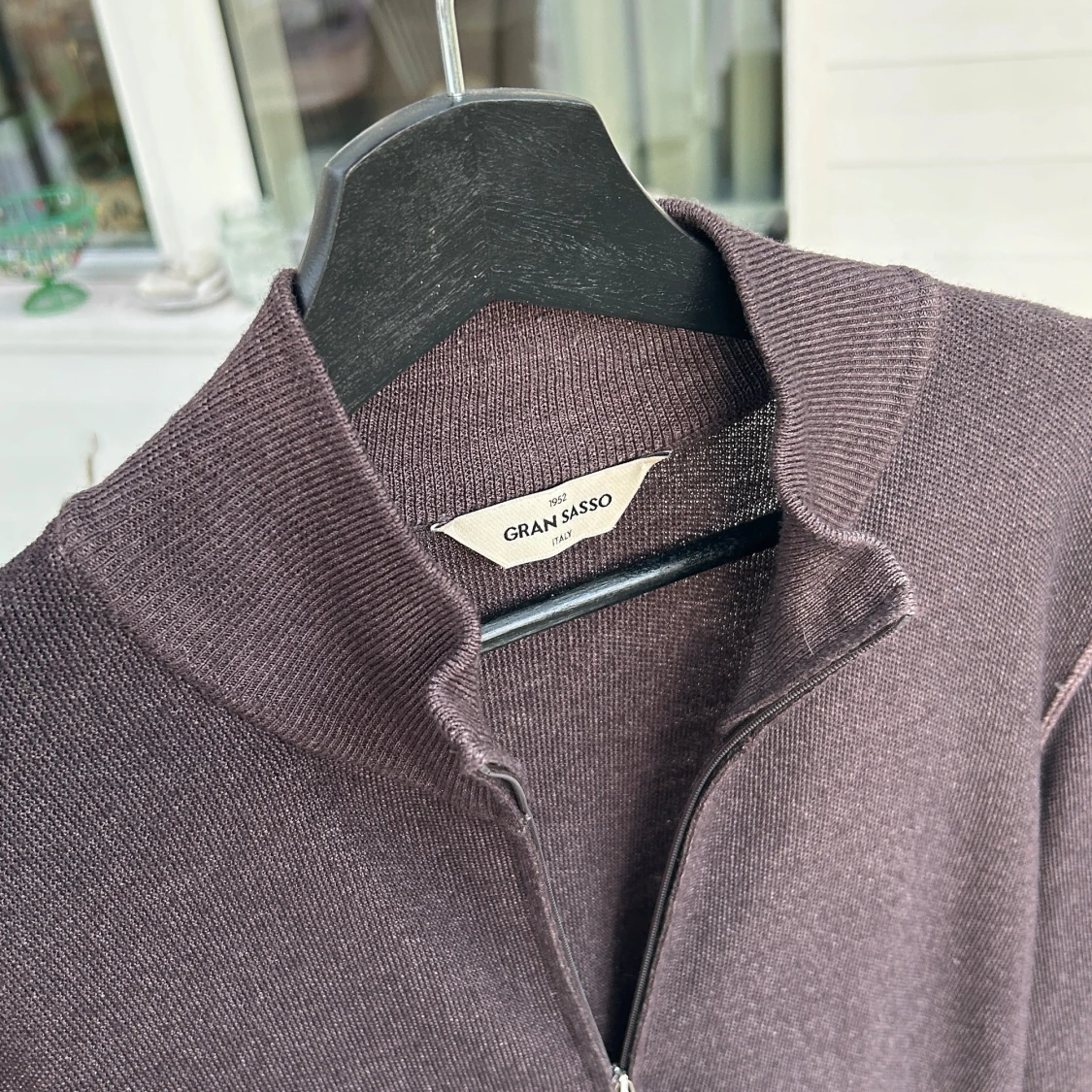 Brun tröja med dragkedja från Gran Sasso