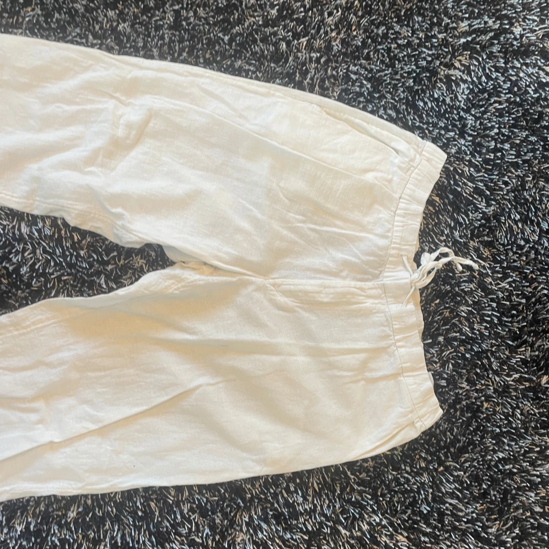 Beige linnebyxor med snörning - 2