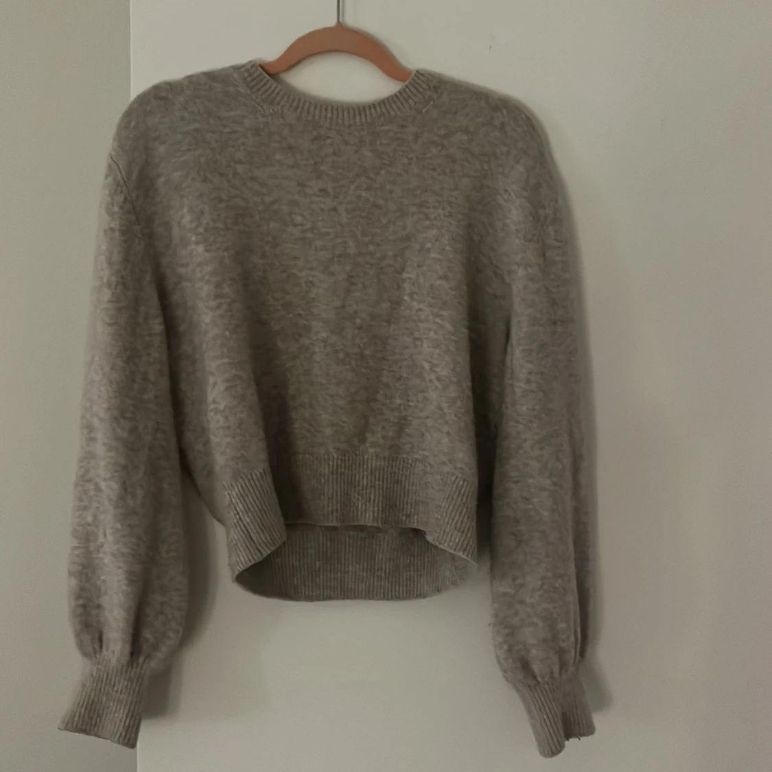 Beige stickad tröja från & Other Stories - 1