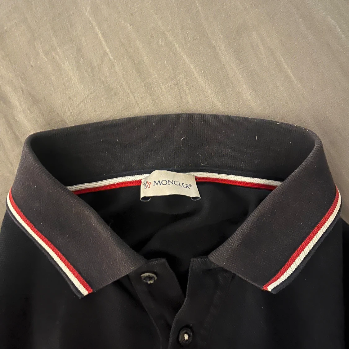 Svart pikétröja från Moncler - 1