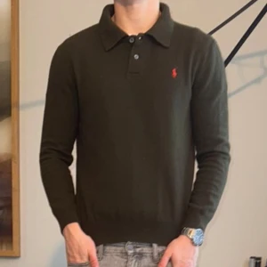 Ralph Lauren tröja - Vi säljer nu denna feta tröja ifrån Ralph Lauren i merinoull | Storlek: S | Skick: 9/10 | Hör gärna av dig vid eventuella frågor