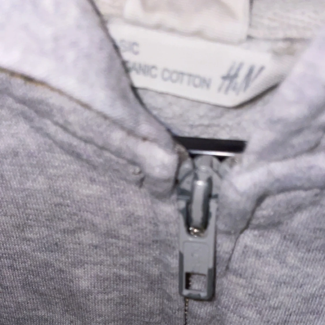 Grå hoodie från H&M - 2