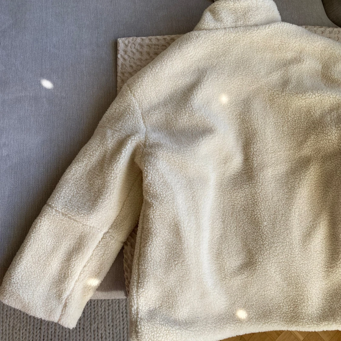 Vit teddyjacka med dragkedja - 2