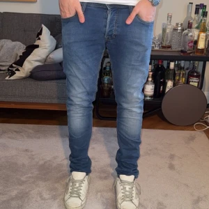 Jack & Jones Jeans - Vi säljer nu dessa Jack & Jones jeansen som är mycket fina | Skick: 9/10 | Hör av dig vid övriga frågor