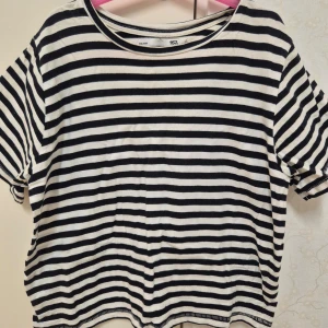 Randig t-shirt från Lager 157 XS - Sparsamt använt. 