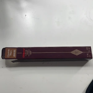 Charlotte Tilbury cream bronzer - Säljer min Charlotte tilbury bronzer då jag inte använder den, fick den i julklapp men tycker att den är för mörk för mig💞💞 har använt några gånger (5-10 gånger) Färgen är medium-deep