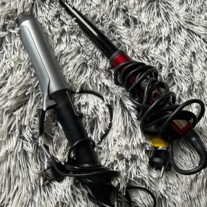 Locktång röd - Den röda är frpn OBH Nordica. Använt många gånger men inget fel på den. 100kr. 