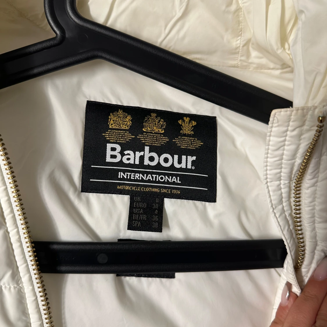 Vit quiltad jacka från Barbour - 1