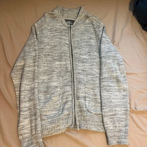 Tröja  - Jätte skön tröja i storlek M. 