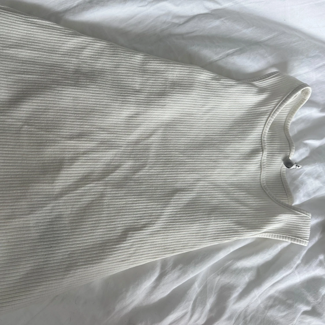 Vit ribbad linnetopp - 1