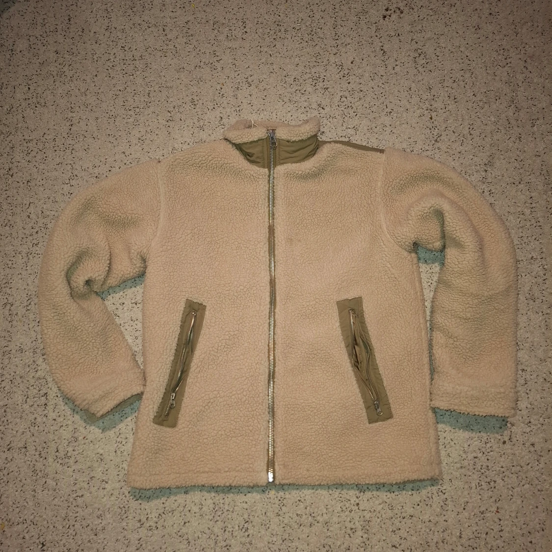 Beige teddyjacka från Vaillent