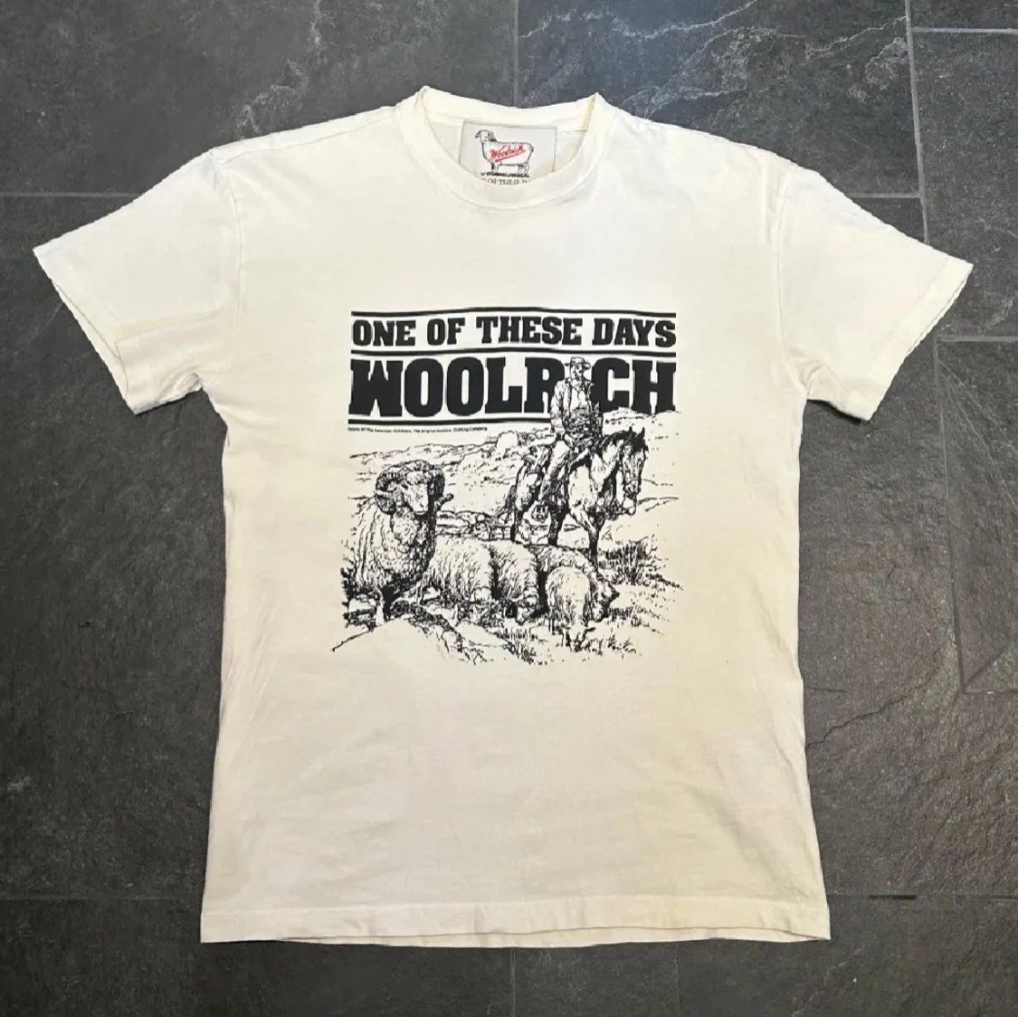 Vit t-shirt från Woolrich