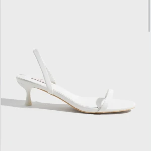 Vita skor med klack - Aldrig använda