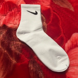 Nike strumpor  - St för 60 kr/ 2 st för 100 och fem st för 250 