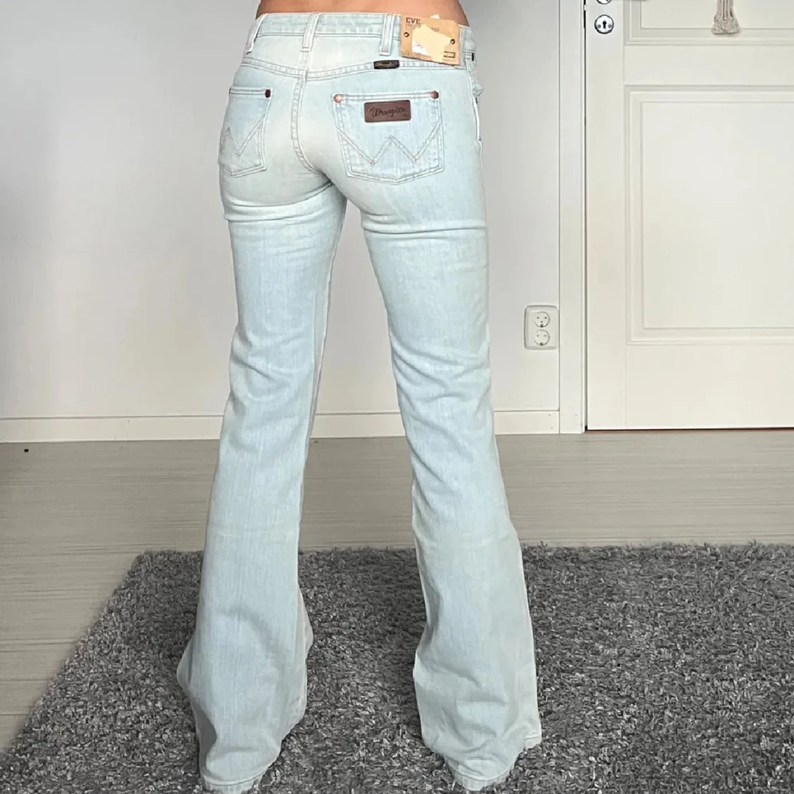 Ljusblå bootcut jeans - 2