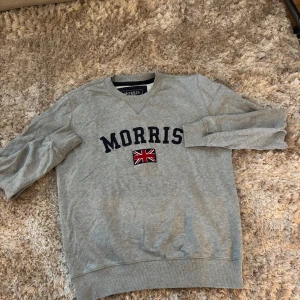 Morris tröja  - Modell| sweatshirt| skick: 8,5/10 inga defekter| storlek M| pm för mer info🙌🏼