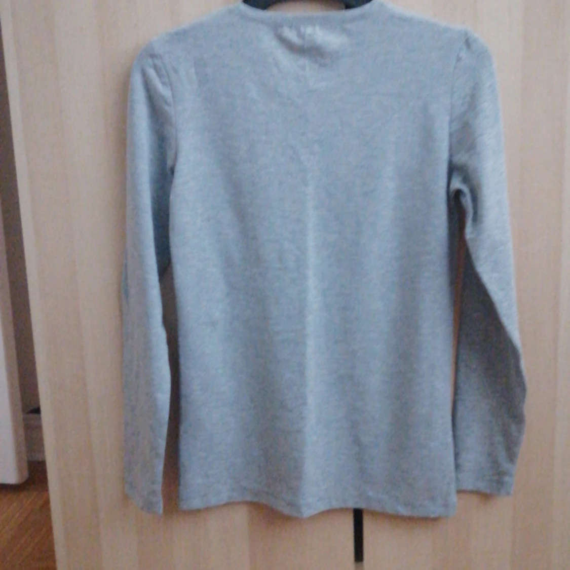 Grå långärmad tröja - 1