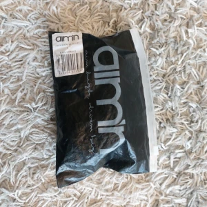 Aim'in - Träningshandskar i stl S från Aim'in. Endast testade. Sliten Qr kod men den har bara legat i lådan, de är nya då de ej passade mig.