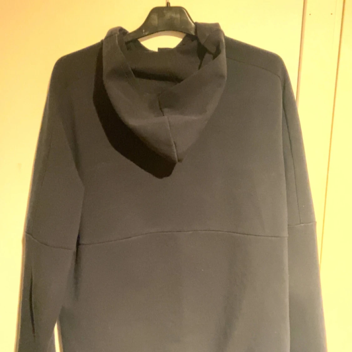 Mörkblå hoodie från Boss - 1