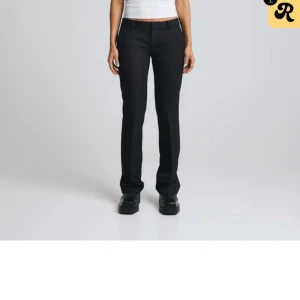 Kostymbyxor - Aldrig kommit till användning då det är för stora för mig💕