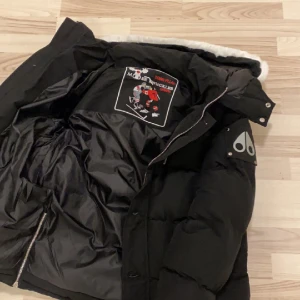 Moose knuckles jacka - Kan tänka mig gå ner i pris vid snabb affär! Vid fler bilder kom privat 