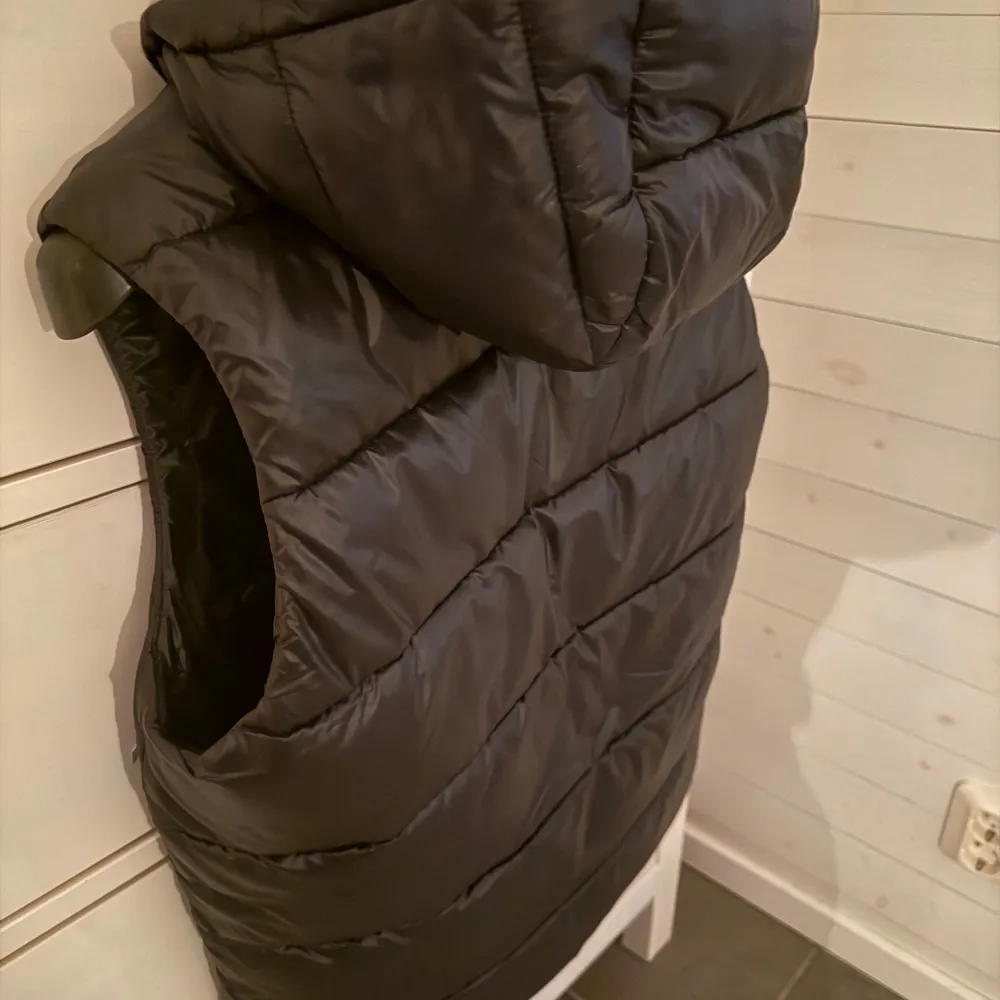 Fräsch Hugo boss väst, 10/10 skick!. Takit.