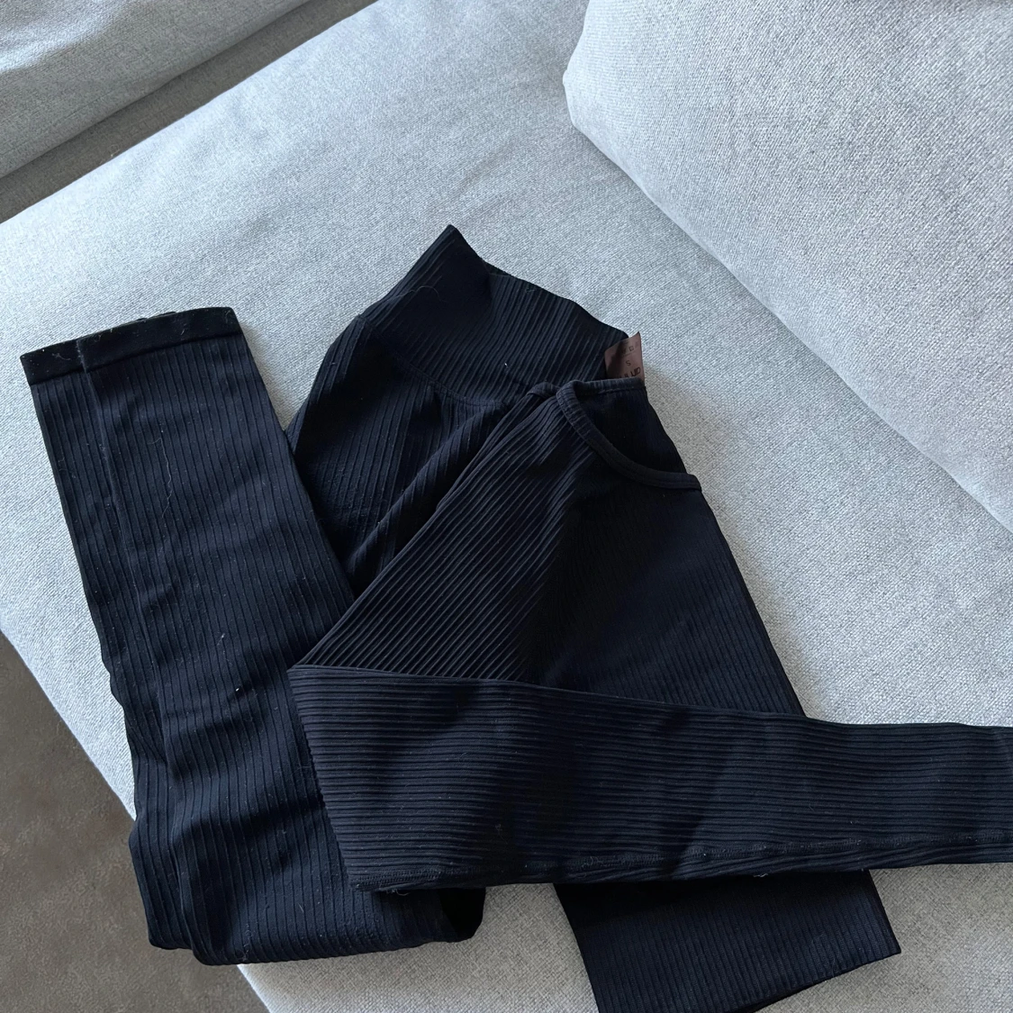 Svart ribbat aimn set  - 1