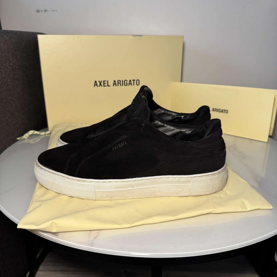 Svarta sneakers axel arigato - 3