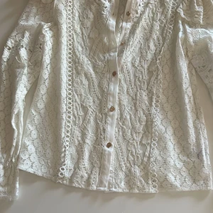 Vit skjorta - Använd en gång