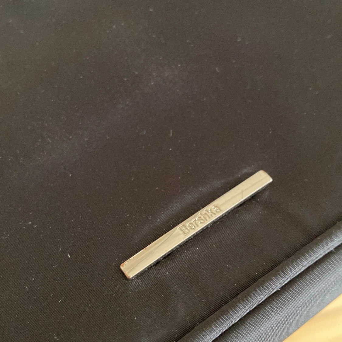 Svart axelväska från Bershka - 2