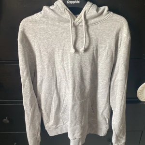 Hoodie - En grå hoodie