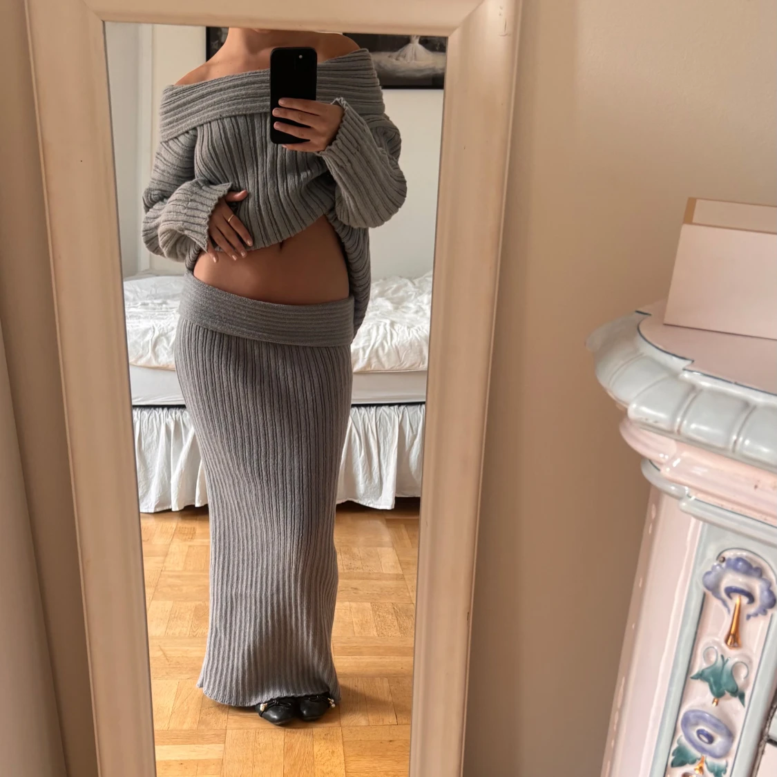 Grå ribbat stickat sett - 3