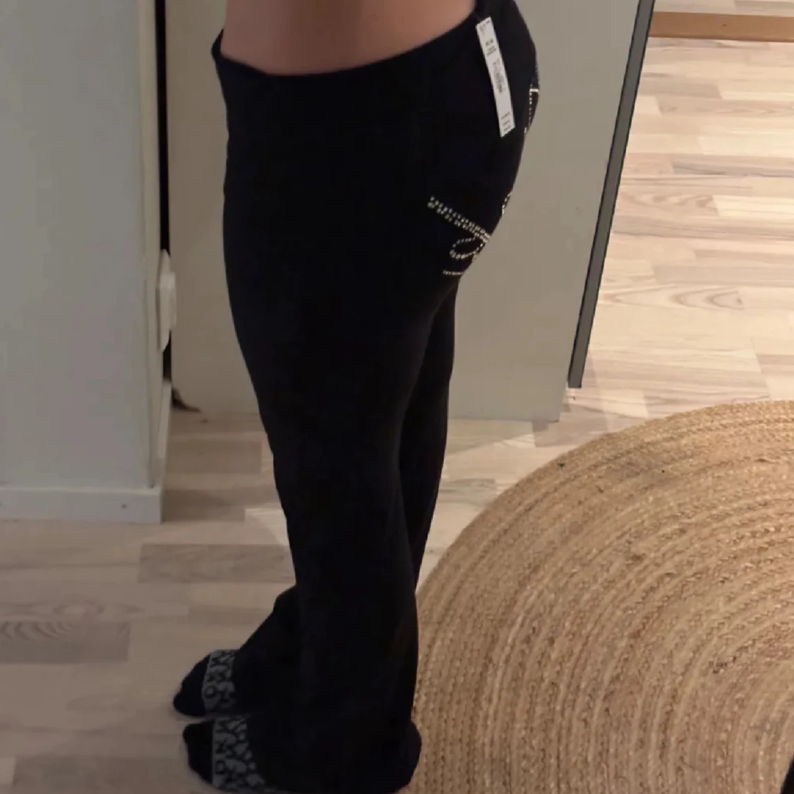 pink yoga pants 🖤 - 2