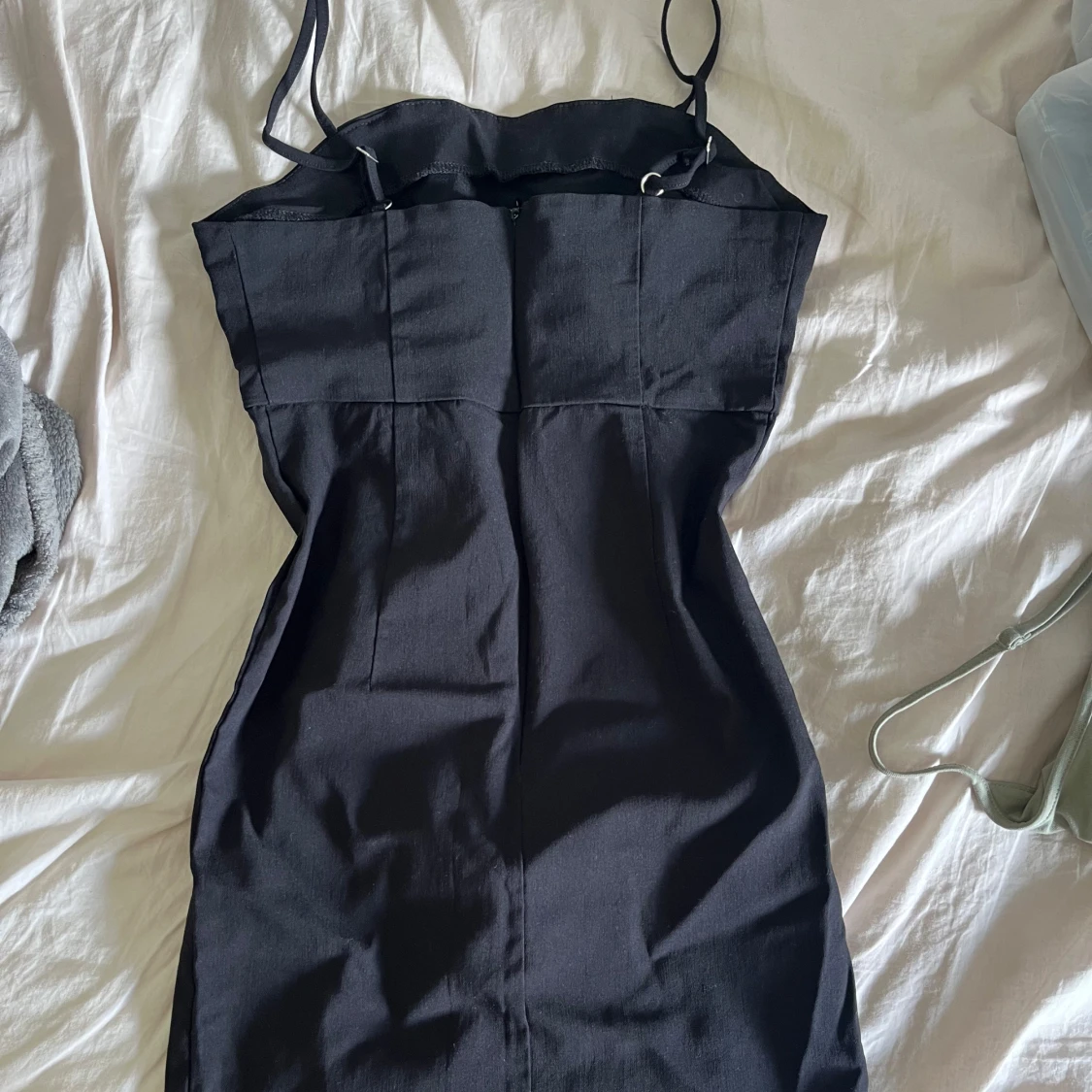 Svart tight kortklänning  - 4