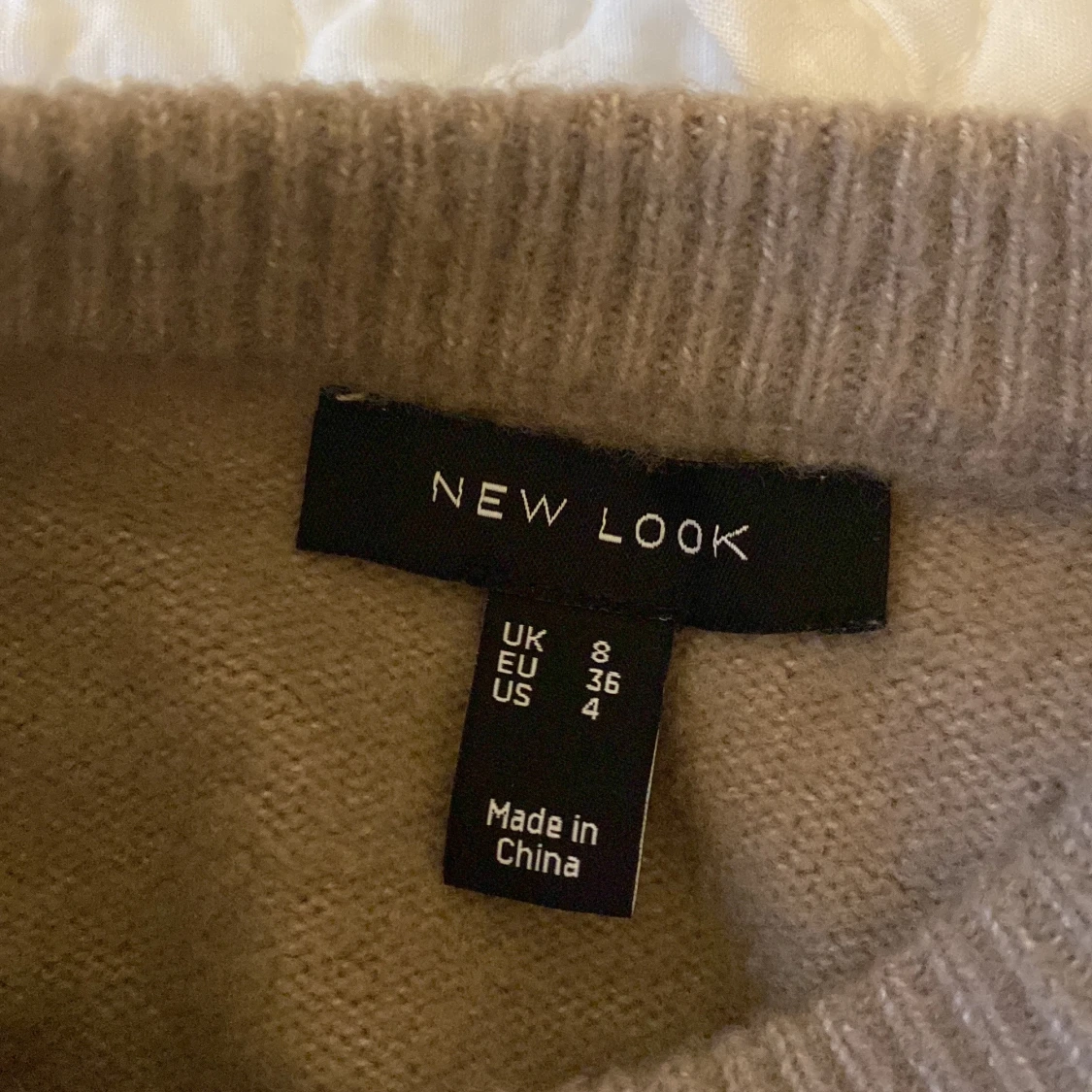 Beige stickad kortärmad tröja - 4