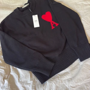 Ami paris knit - Helt ny och riktigt snygg