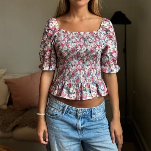 Blus🎀 - Säljer denna super fina blus🎀