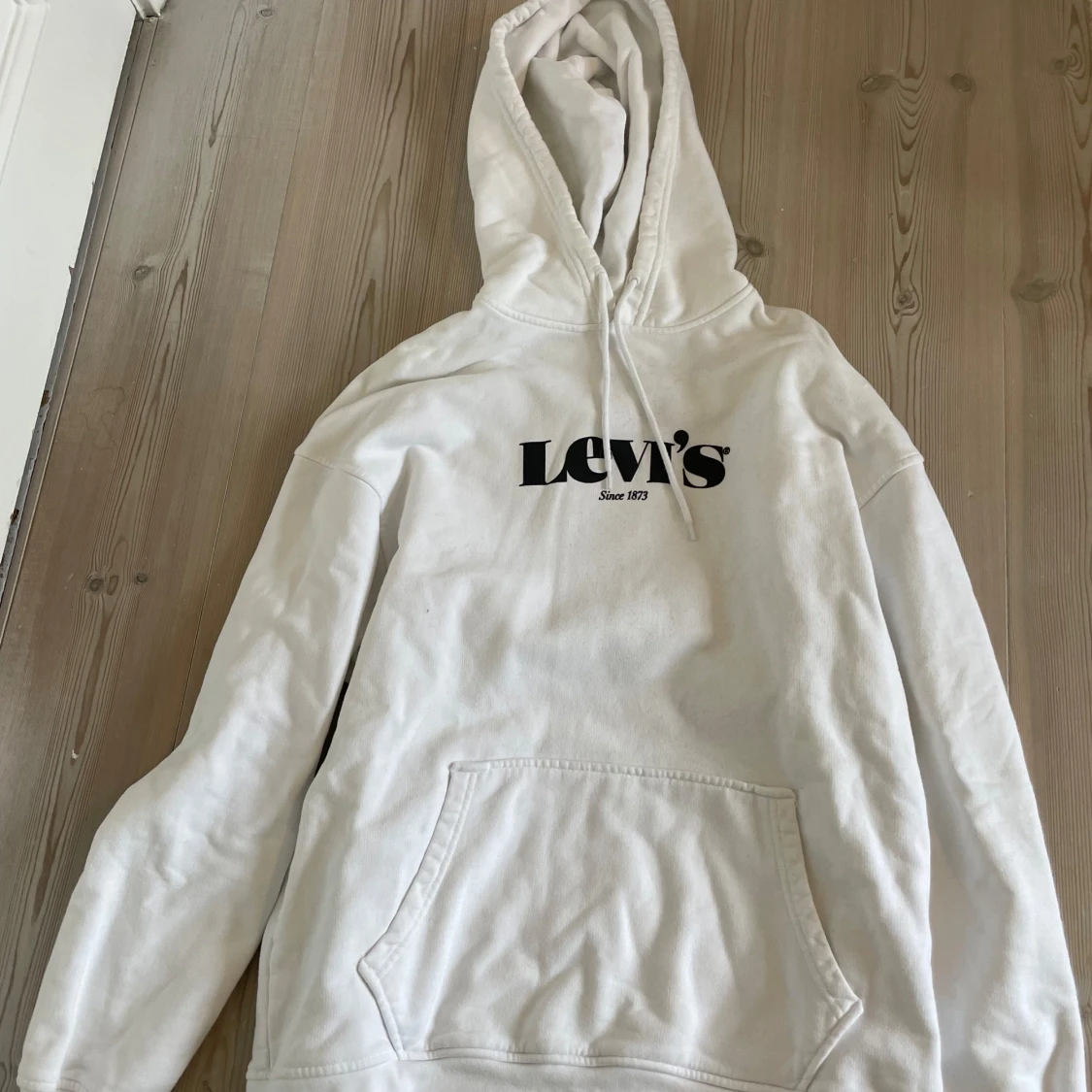 Vit hoodie från Levi's