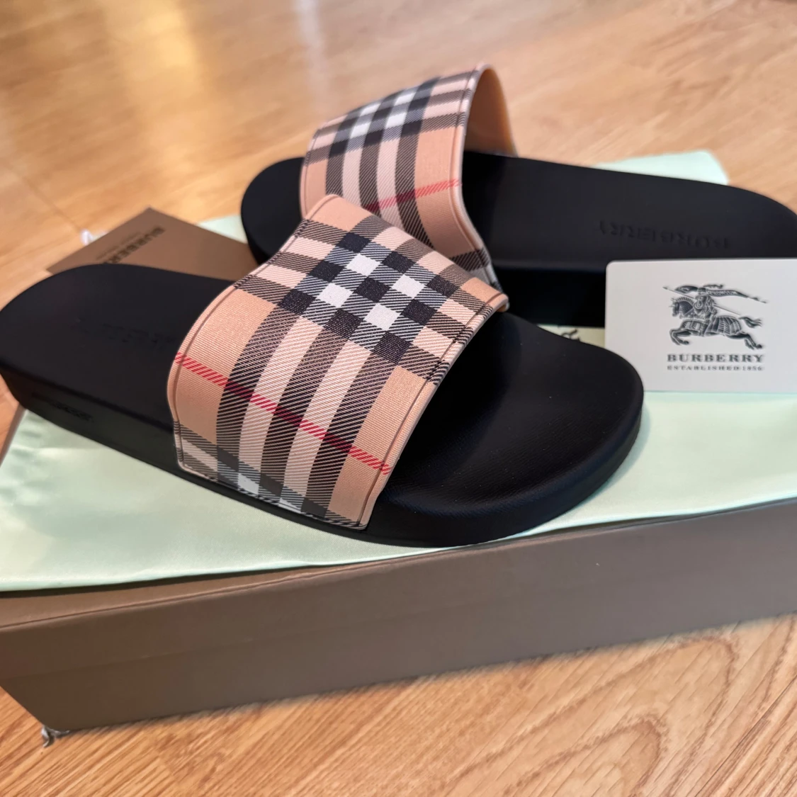 Nya Burberry Tofflor - 2