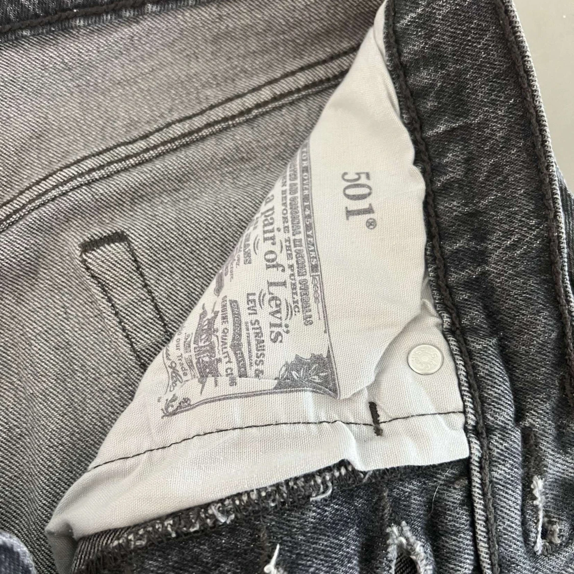 Grå Levi's 501 jeans - 3