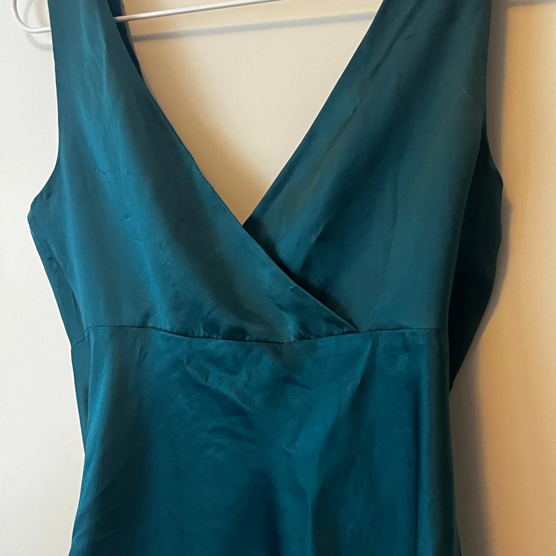 Turkos silkes topp från Kenneth Cole - 1