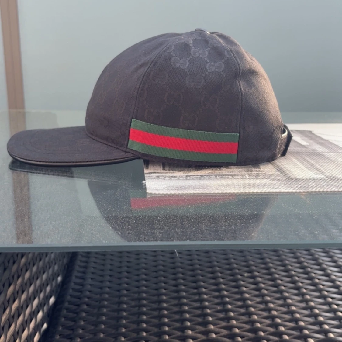 Svart keps från Gucci med GG-mönster - 1