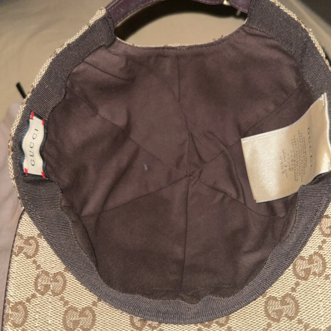 Beige keps från Gucci med GG-mönster - 1