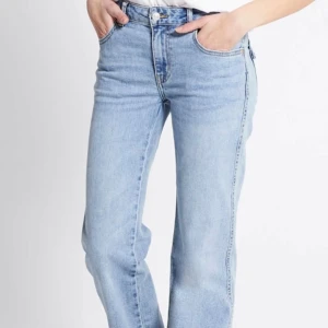 Jeans med fickor - Endast använda ett fåtal gånger och är i storleken S short