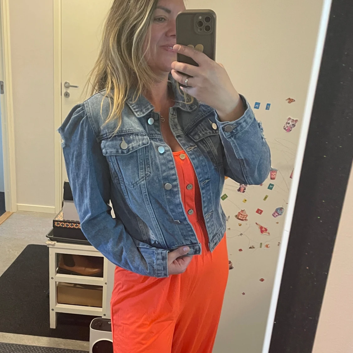 Croppad jeansjacka med puffärm - 4